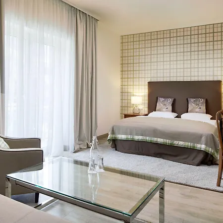 Alpenhaus Gasteinertal Готель 4*