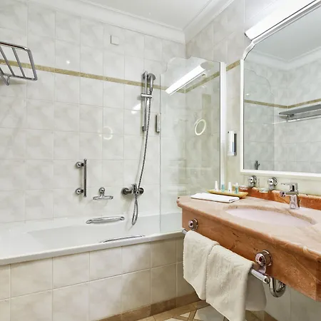 Готель Alpenhaus Gasteinertal Бад-Гофгаштайн